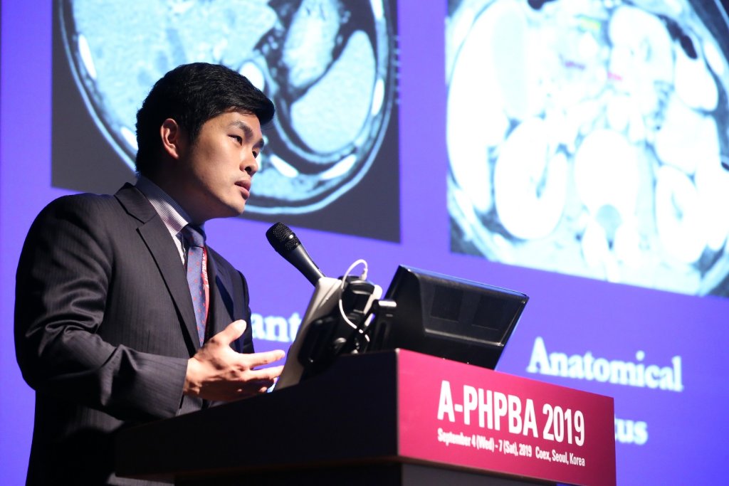 Dr. Chris Nahm presenting at A-PHPBA 2019, Seoul Korea