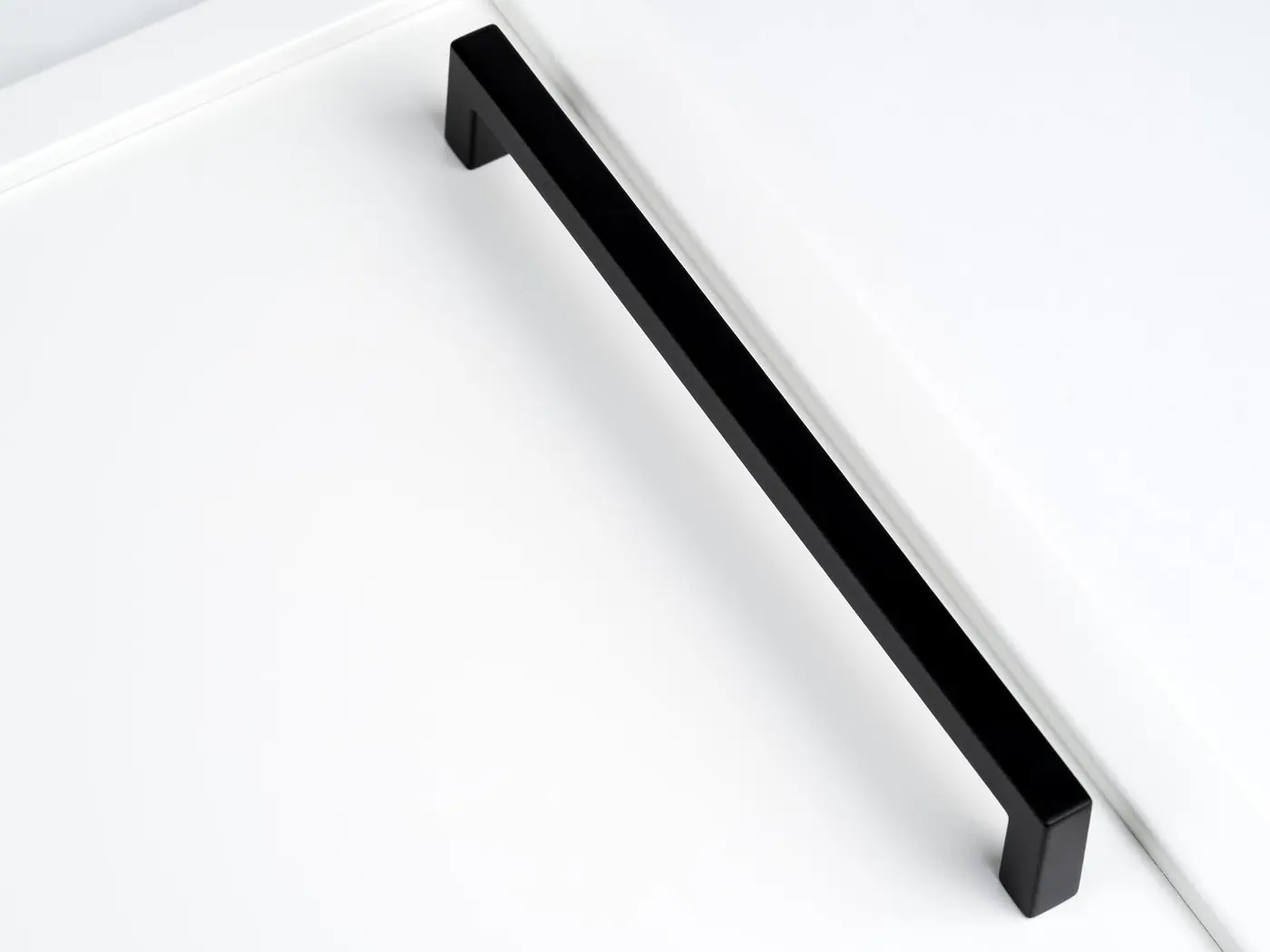 Square Pull in Matte black