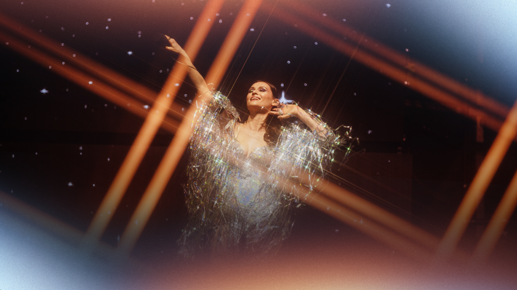 Sophie Ellis-Bextor performing live
