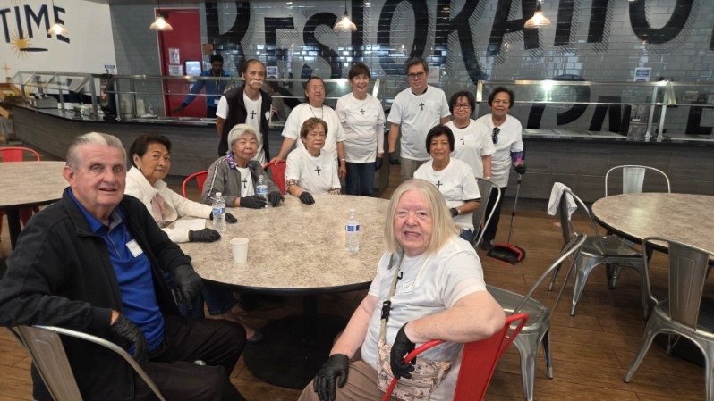 FFRGOC Southwest Chapter volunteers serving in the dining hall at the OC Rescue Mission