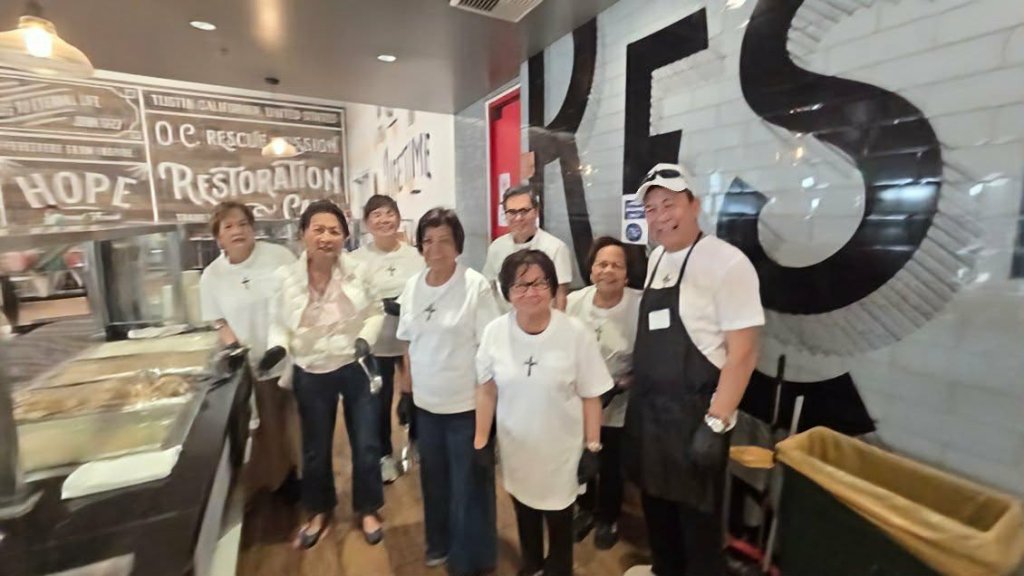 FFRGOC Southwest Chapter volunteers serving meals at the OC Rescue Mission
