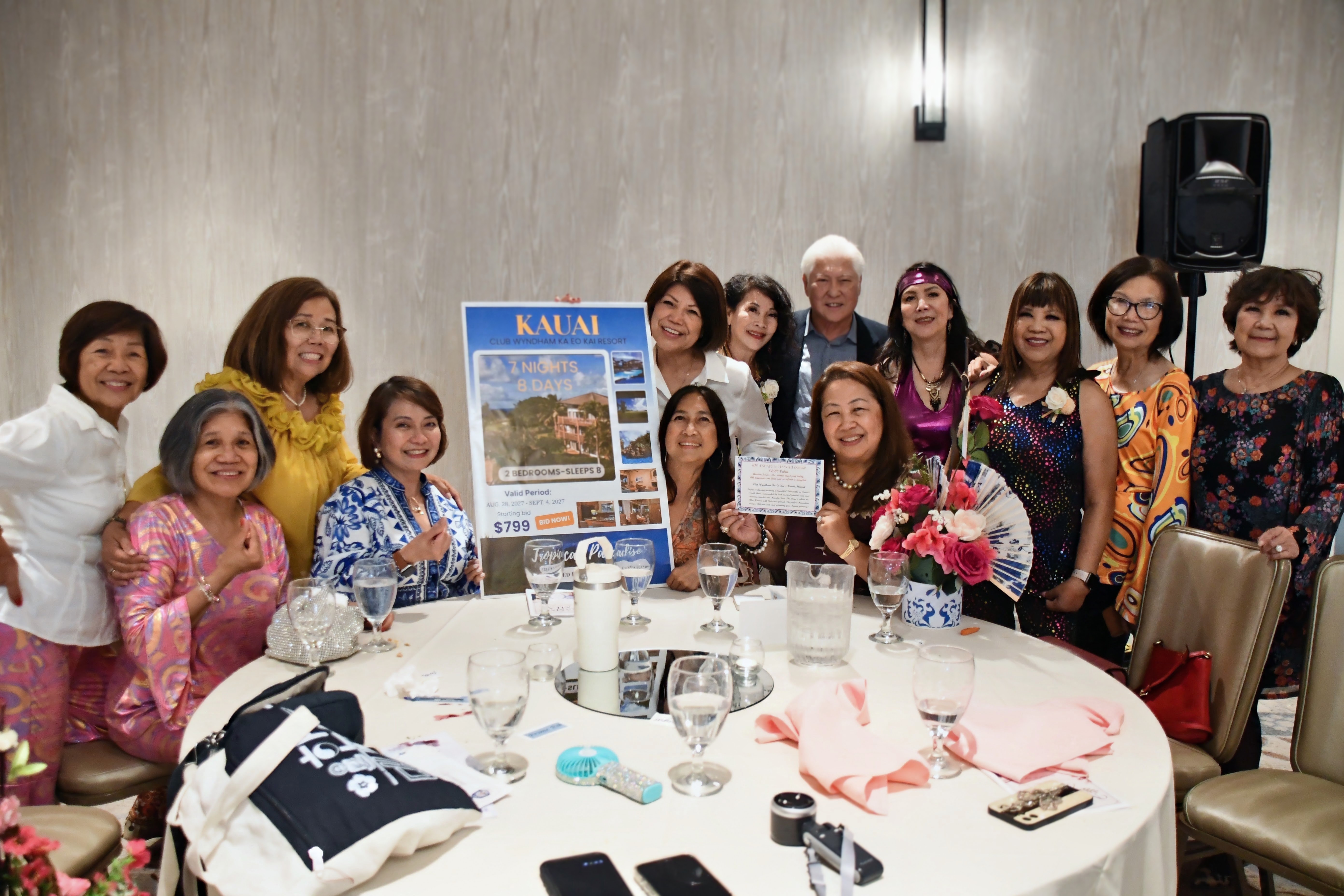 The winning group with the Tropical Kauai Resort package