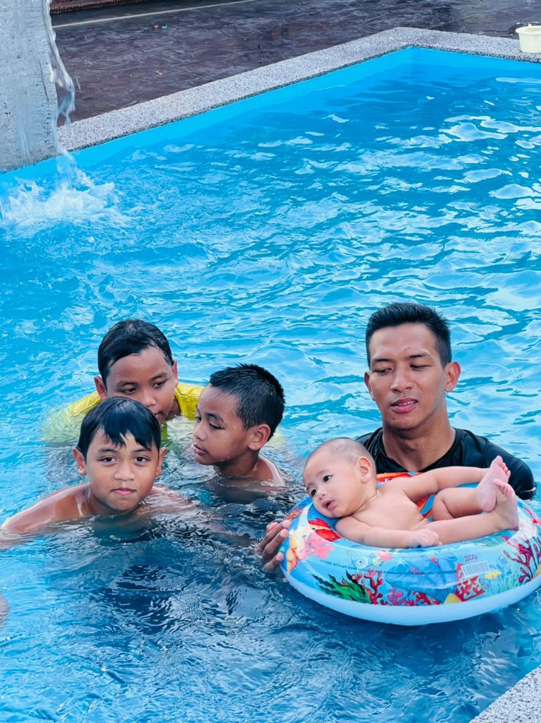 Kolam Renang Keluarga