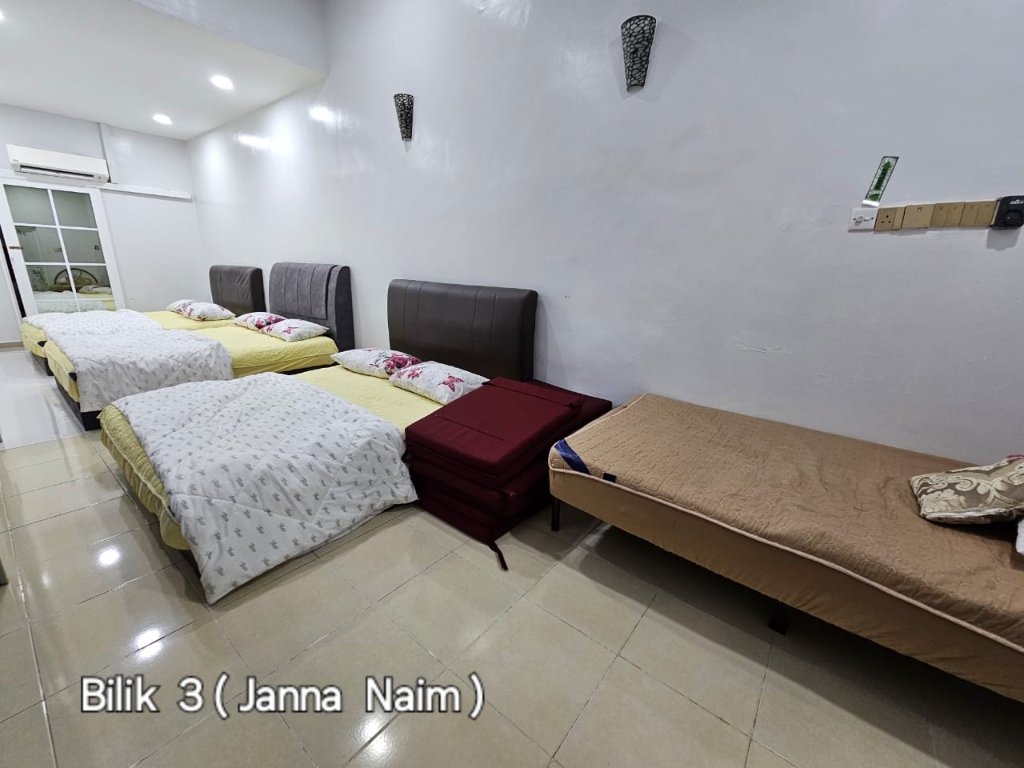 Bilik 3 - Janna Naim