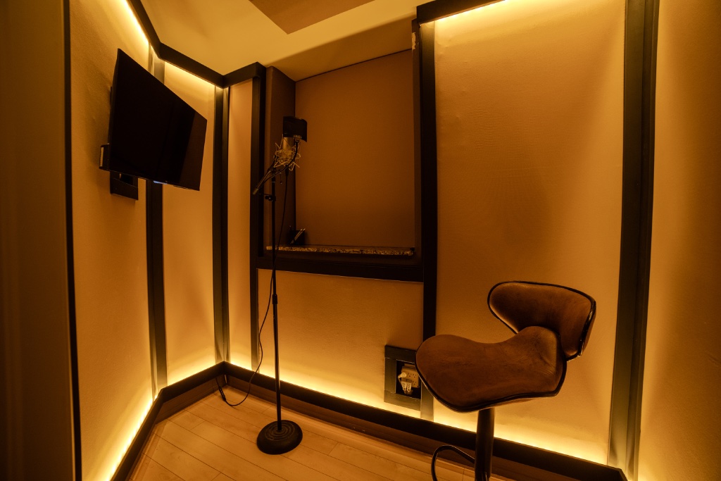 STUDIO A 4