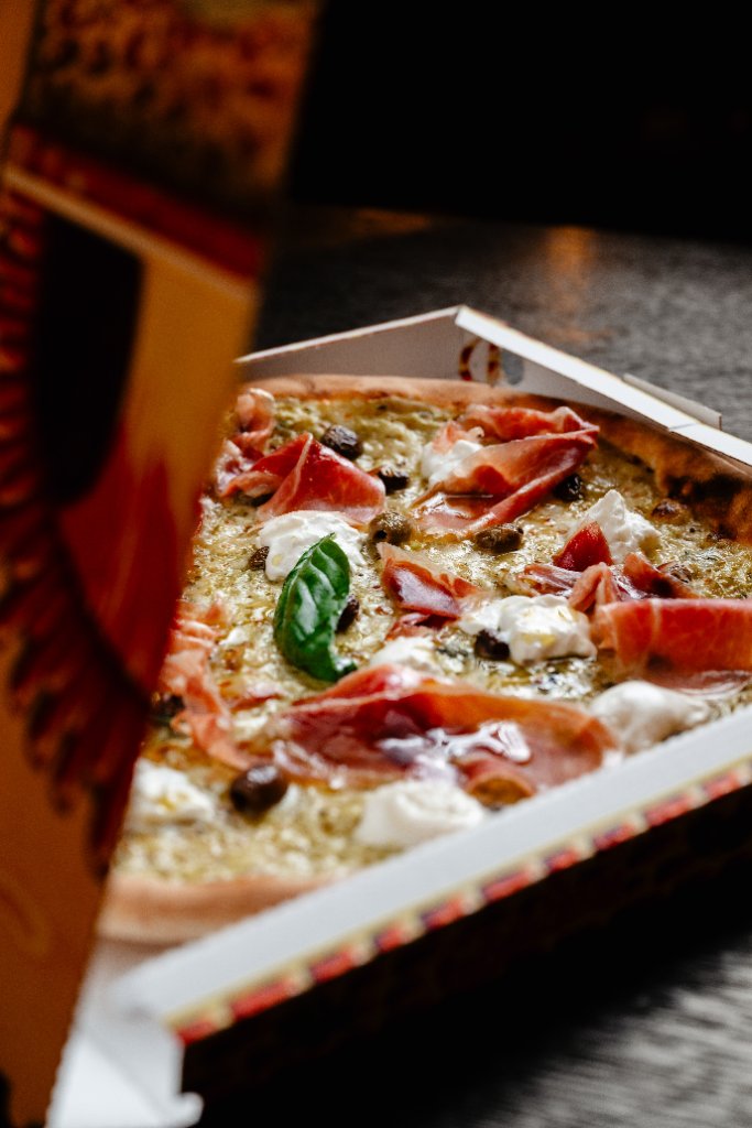 Pizza aus dem Holzofen