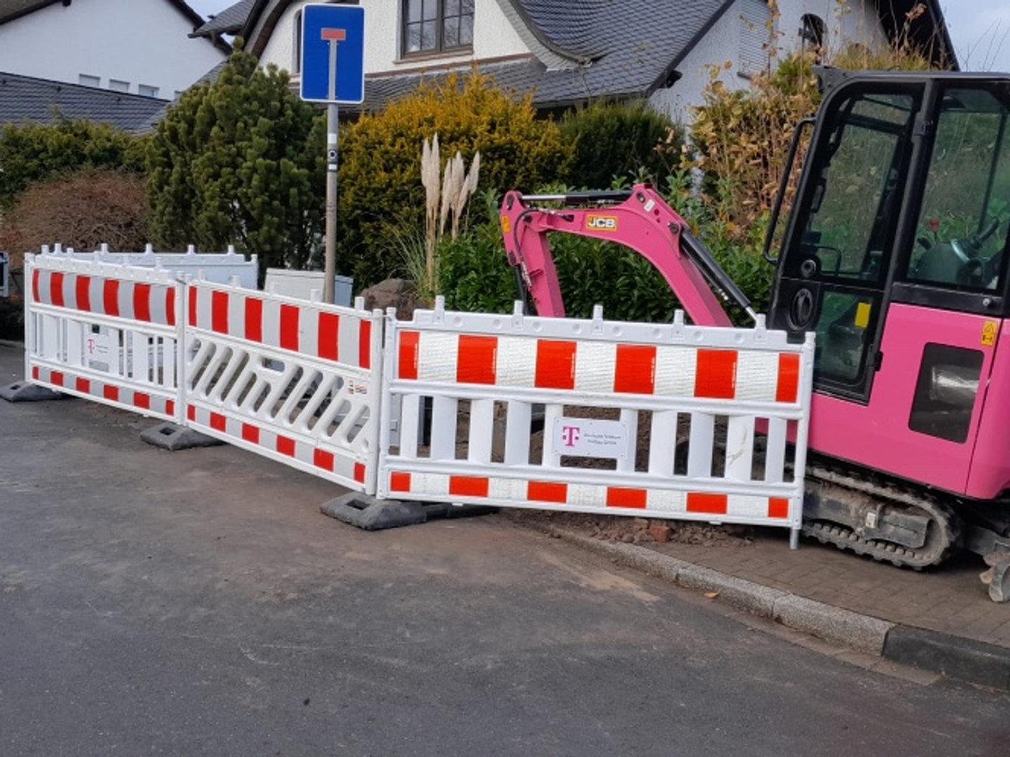 Kabelzug – Telekom Schutzrohr & Kupferkabel – IGA Garten- und Landschaftsbau