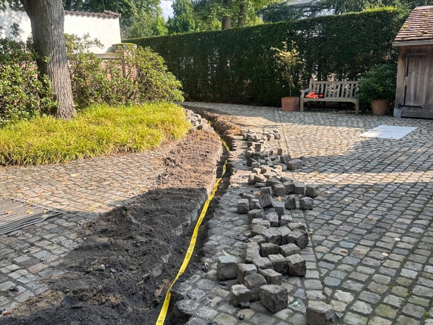Hausanschluss-Graben – Rohr & Muffe – IGA Garten- und Landschaftsbau