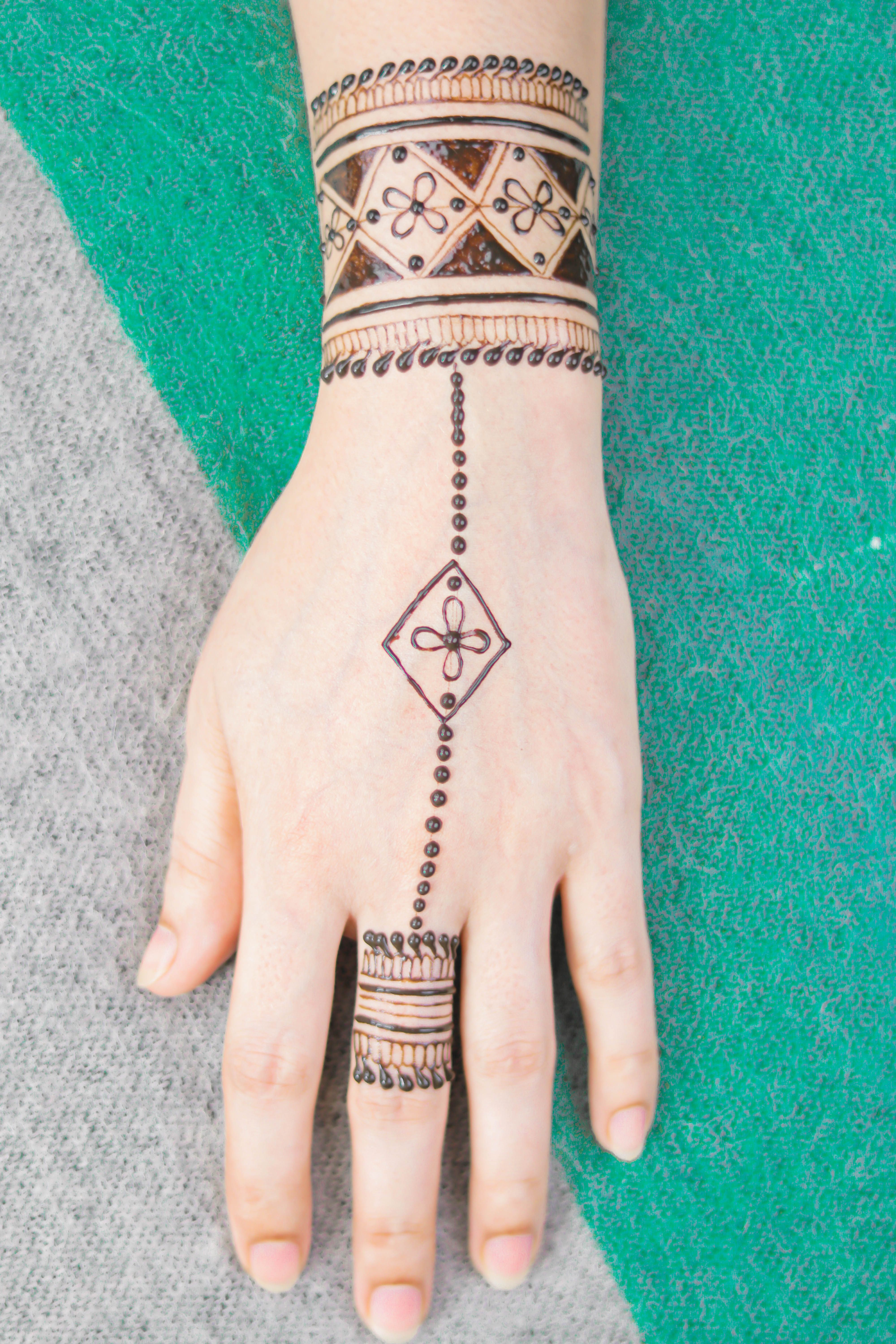 Henna tattoo artistry for a Calgary event