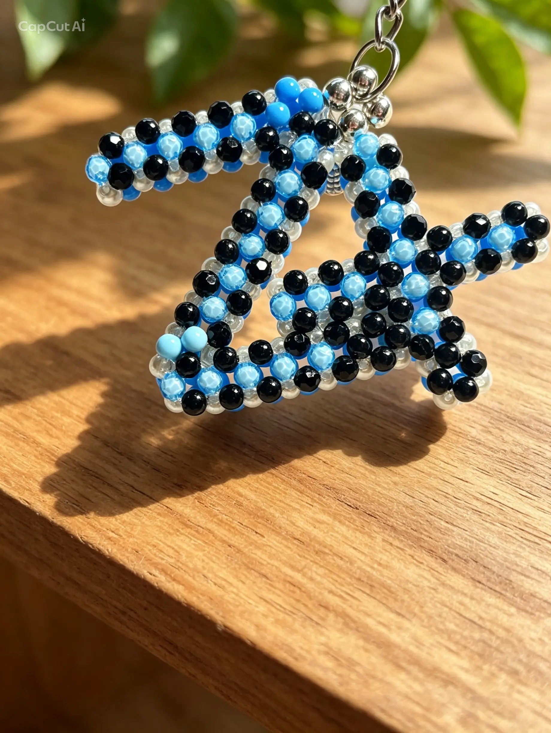 水M瑜手工串珠作品｜藍色防線