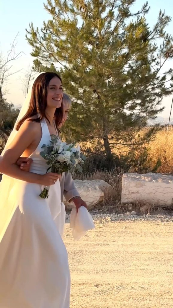 נעה ג׳וליאן | מעצבת שמלות כלה