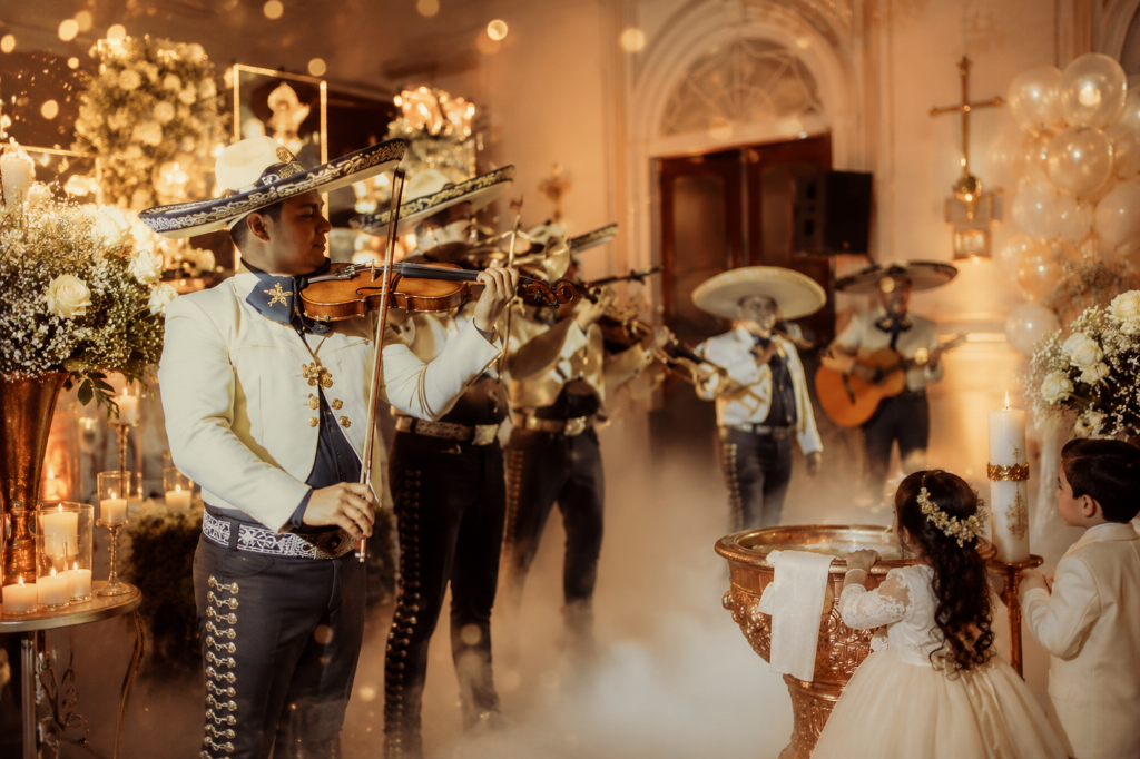 Mariachi Estrellas Madrid - Bautizos y Comuniones