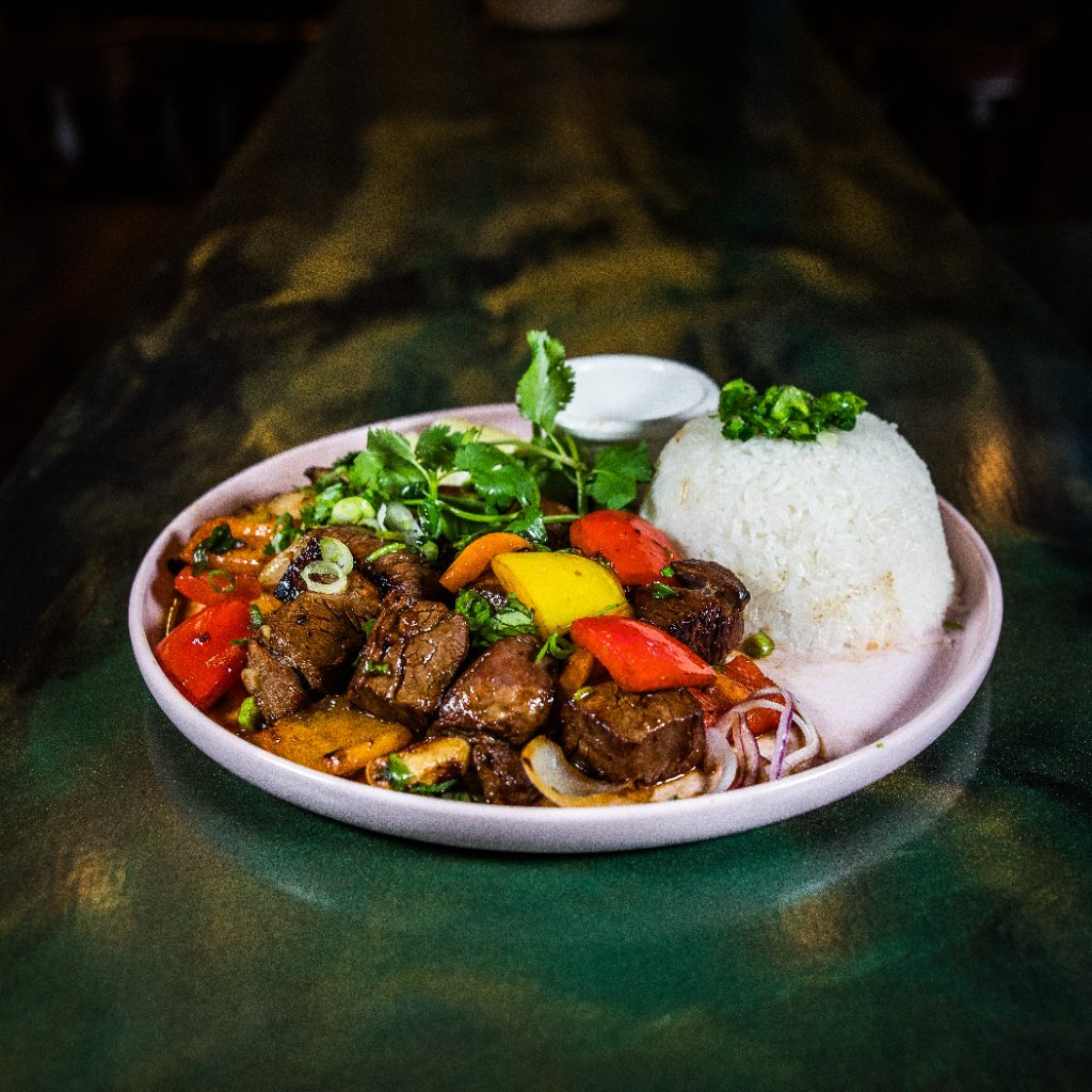Shaking beef with rice