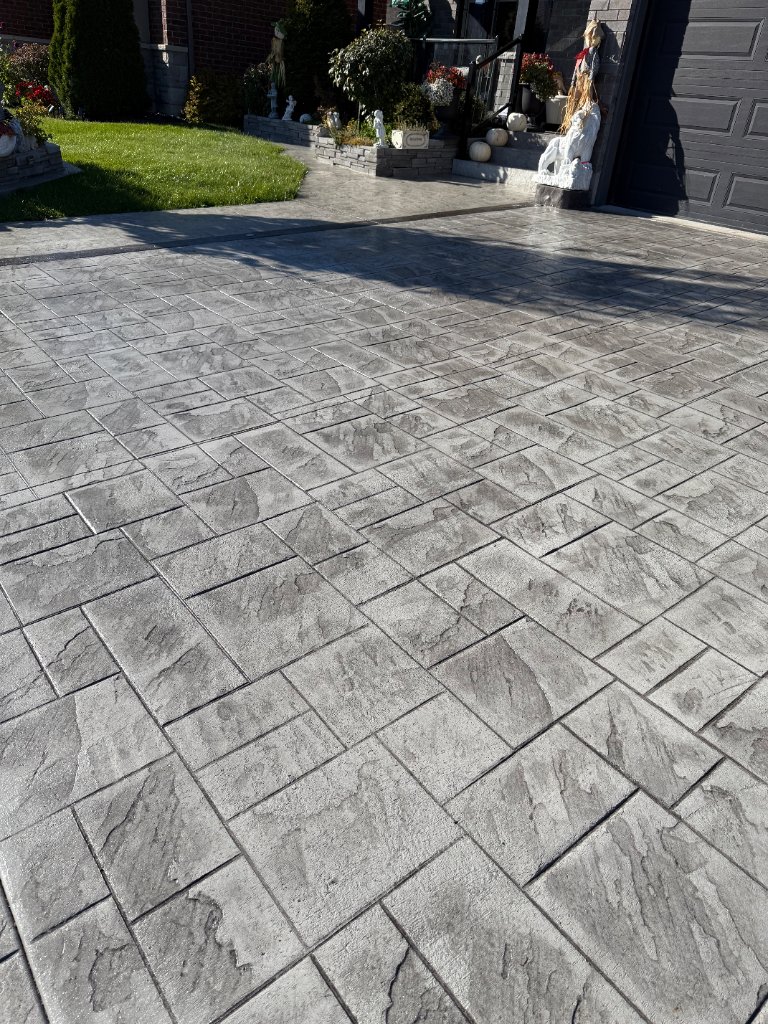 Ashlar Slate Driveway - Lake Country, BC