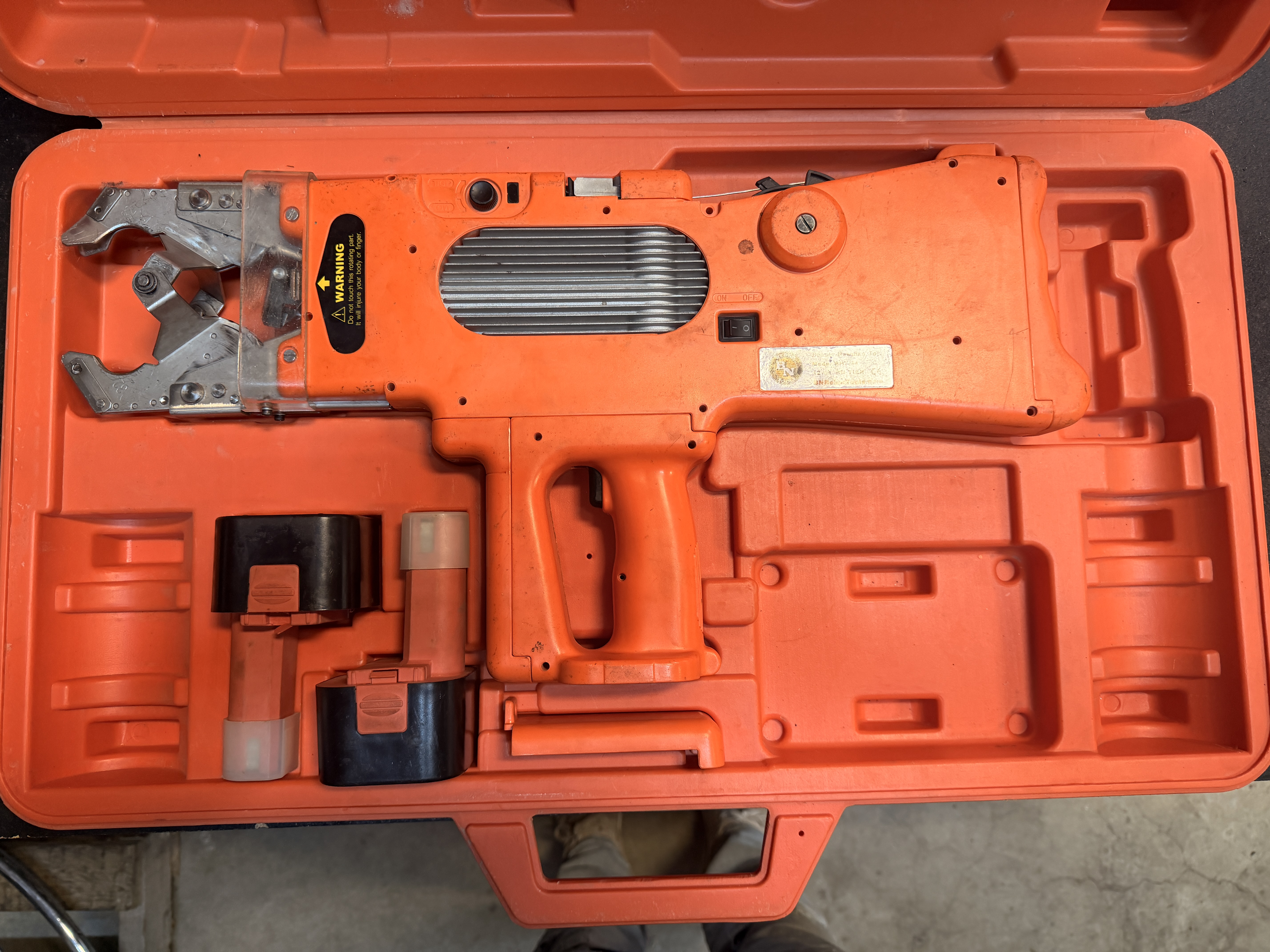 Benner-Nawman Rebar Tie Tool available for equipment rental in Kelowna from Paradigm Concrete