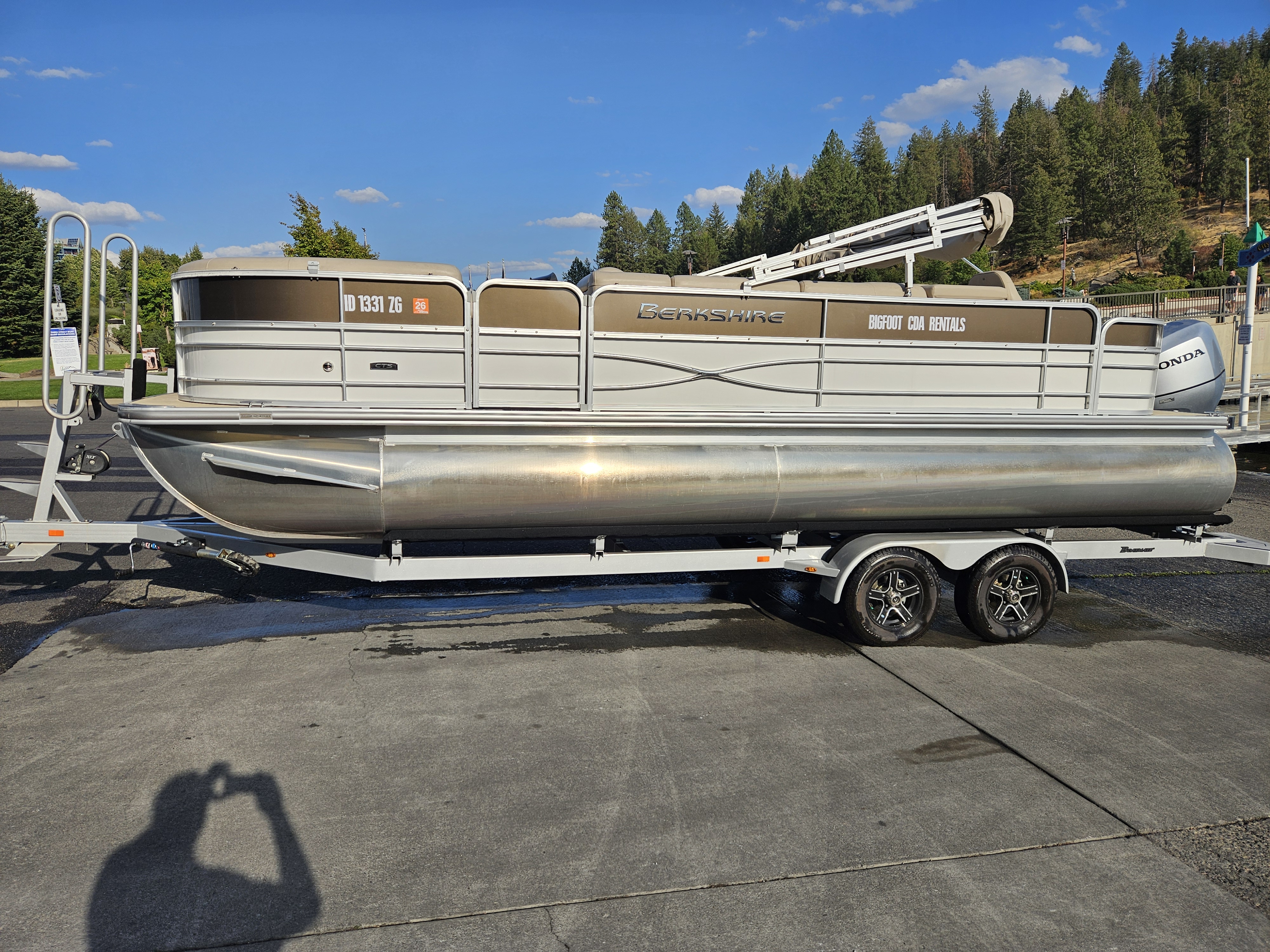 Berkshire TriToon side profile on trailer
