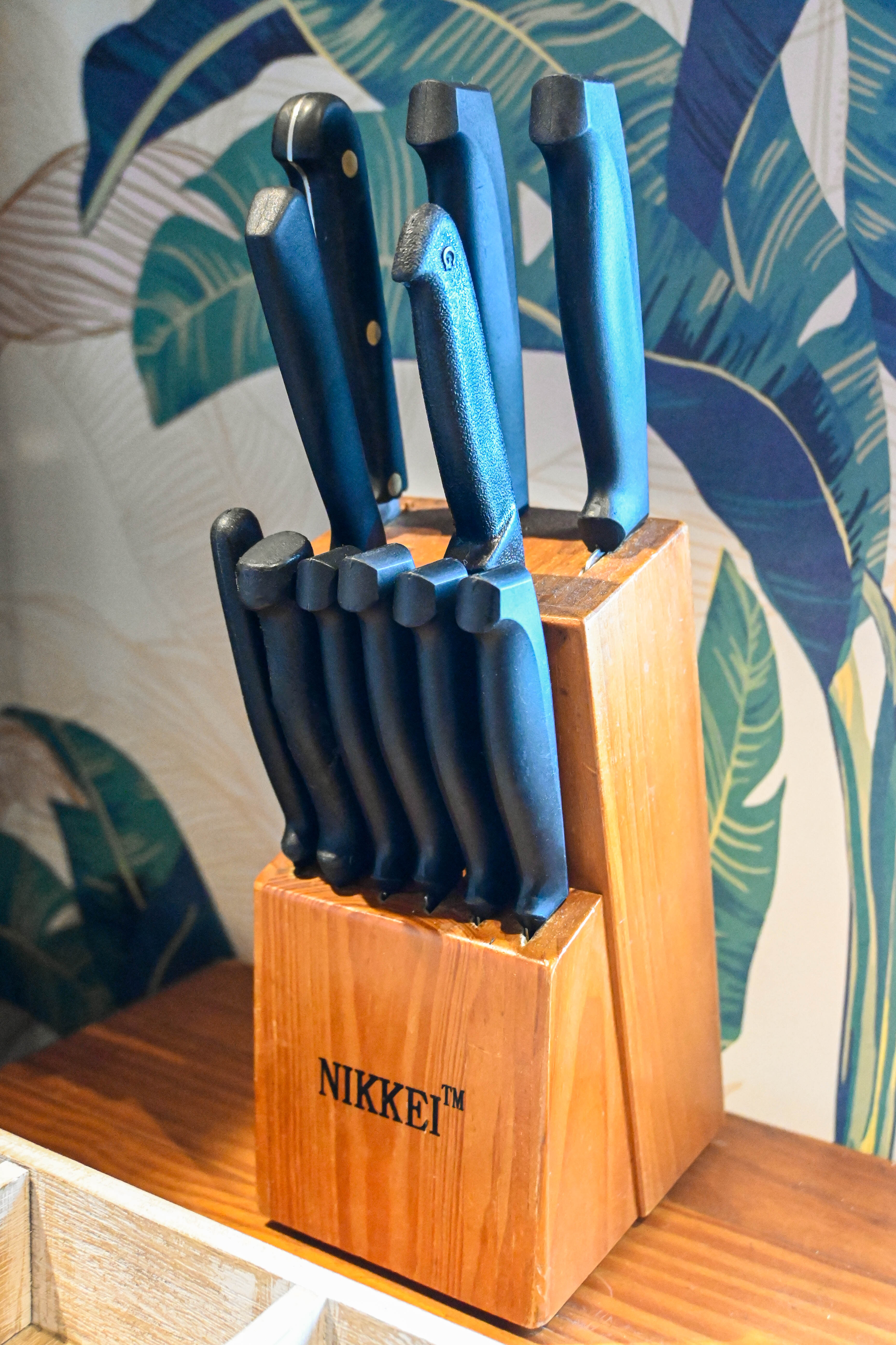 Bus knife block detail