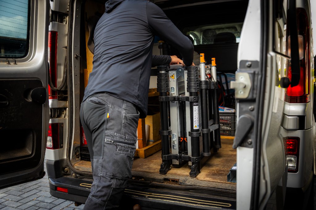 Ingeklapt compact in bestelbus