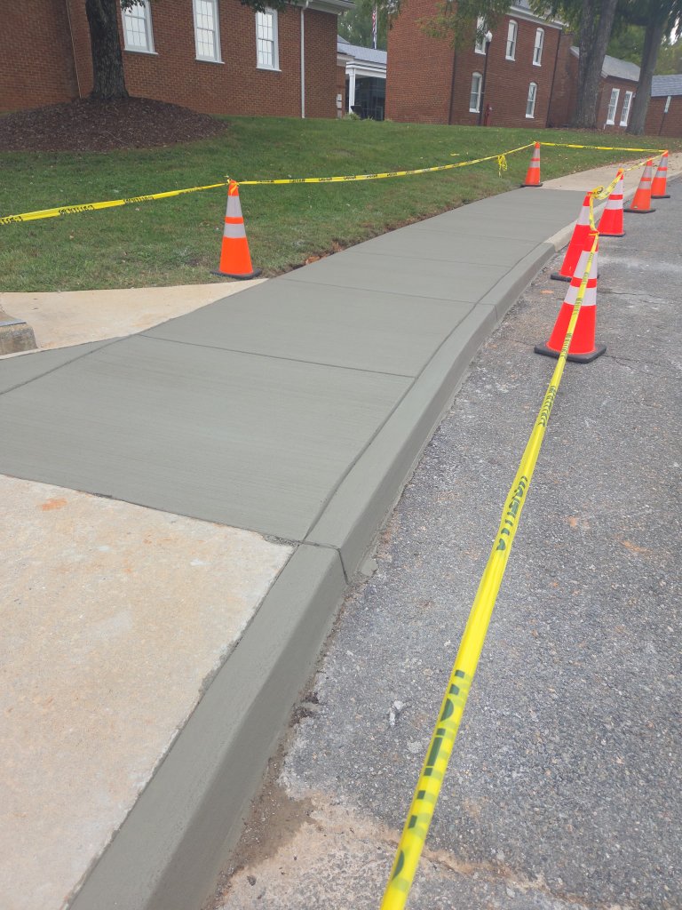 Commercial concrete sidewalk replacement