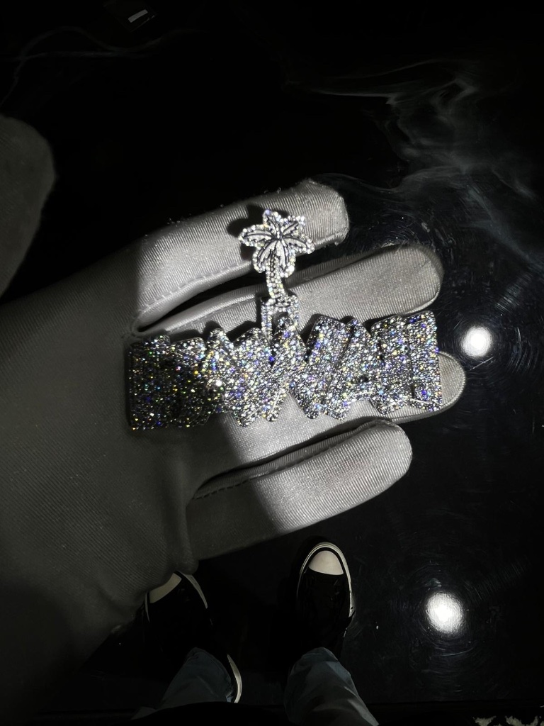 Exclusive Ice piece 1