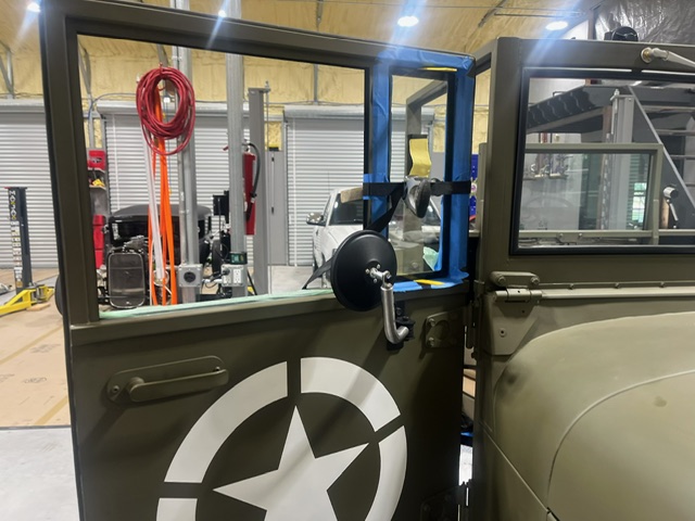 Door glass detail — power window mechanism and vent glass cutout