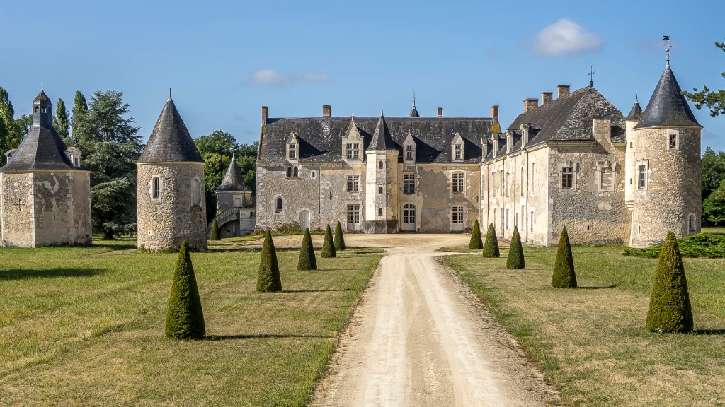 Luxury Medieval Chateau for Sale in the Loire Valley, France - Image 3