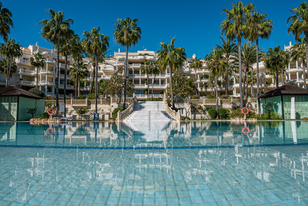 Luxury Beachfront Apartment – Las Dunas Park, Estepona - Image 27