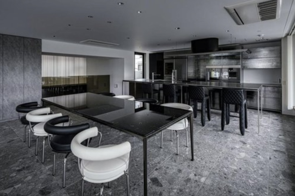 Luxury House for Sale in Minami Aoyama, Tokyo | Exceptional Contemporary Residence with Rooftop Pool - Image 11