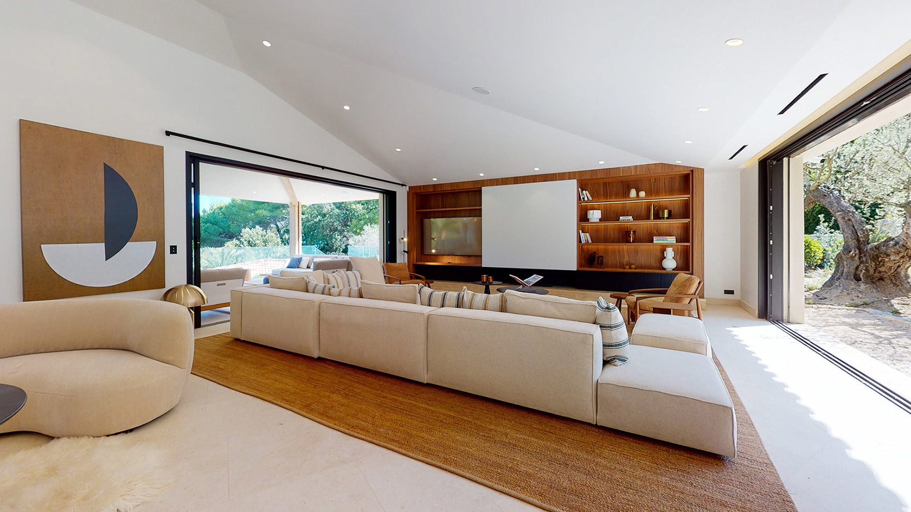 Waterfront Villa for Sale in Les Parcs de Saint-Tropez - Image 7
