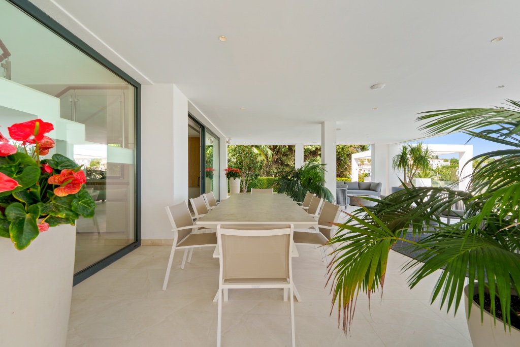 LEO 21B | Luxury Frontline Golf Villa for Sale in Nueva Andalucía, Marbella | Contemporary 5-Bedroom Villa with Infinity Pool - Image 16