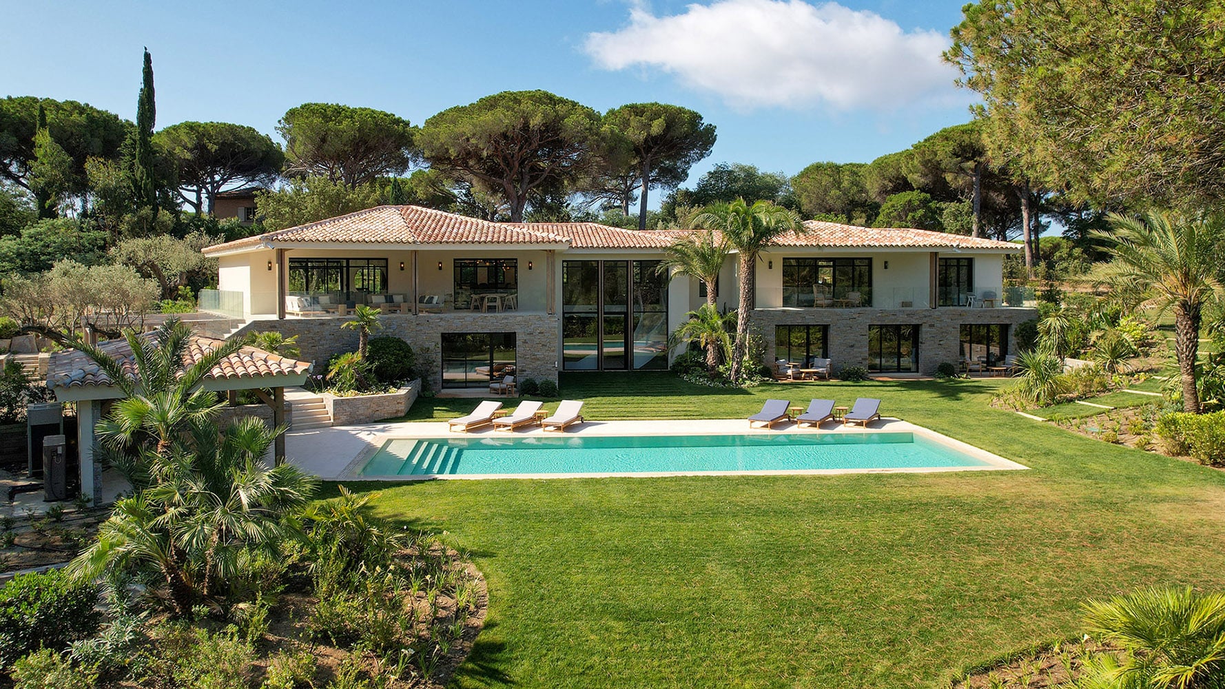 Waterfront Villa for Sale in Les Parcs de Saint-Tropez - luxury property in France