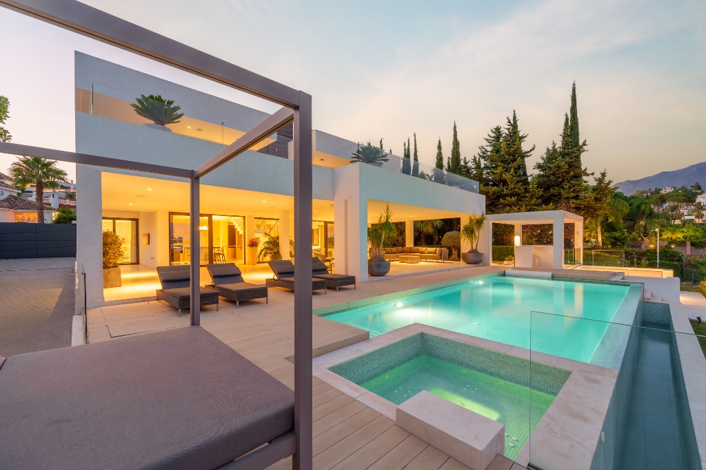 LEO 21B | Luxury Frontline Golf Villa for Sale in Nueva Andalucía, Marbella | Contemporary 5-Bedroom Villa with Infinity Pool - Image 30