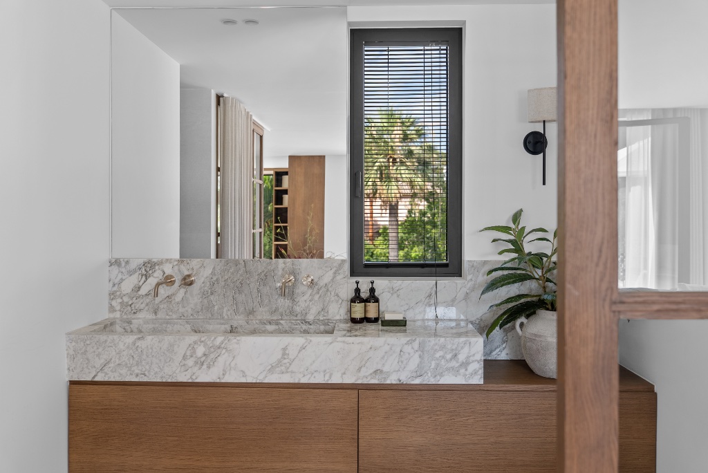 Luxury Frontline Golf Villa in Marbella | Italian-Inspired Contemporary Masterpiece - Image 23
