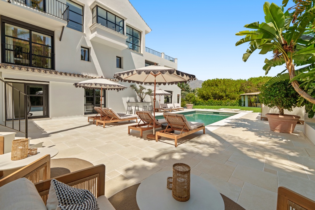 Luxury Villa for Sale in Nueva Andalucía, Marbella | Panoramic Sea Views | 6 Bedrooms - Image 4