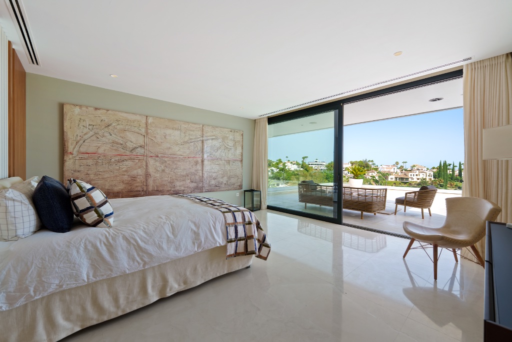 LEO 21B | Luxury Frontline Golf Villa for Sale in Nueva Andalucía, Marbella | Contemporary 5-Bedroom Villa with Infinity Pool - Image 9