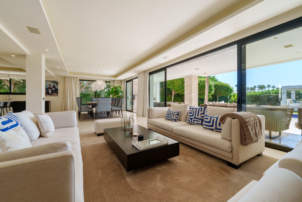Los Olivos 2 – Contemporary Luxury Villa in Nueva Andalucía - Image 7
