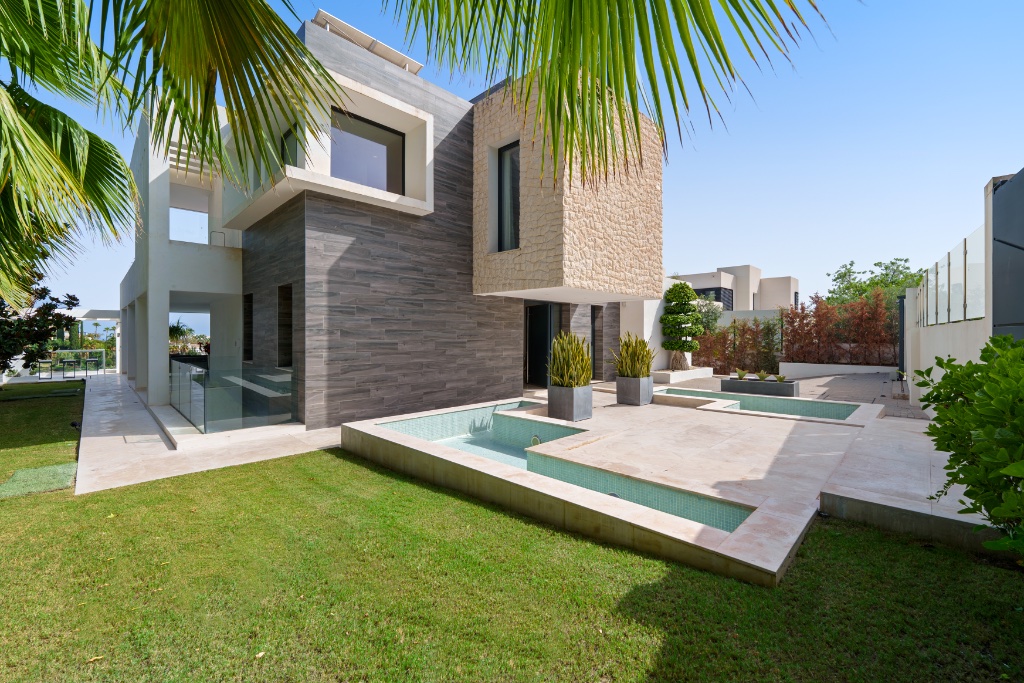 LEO 21B | Luxury Frontline Golf Villa for Sale in Nueva Andalucía, Marbella | Contemporary 5-Bedroom Villa with Infinity Pool - Image 24