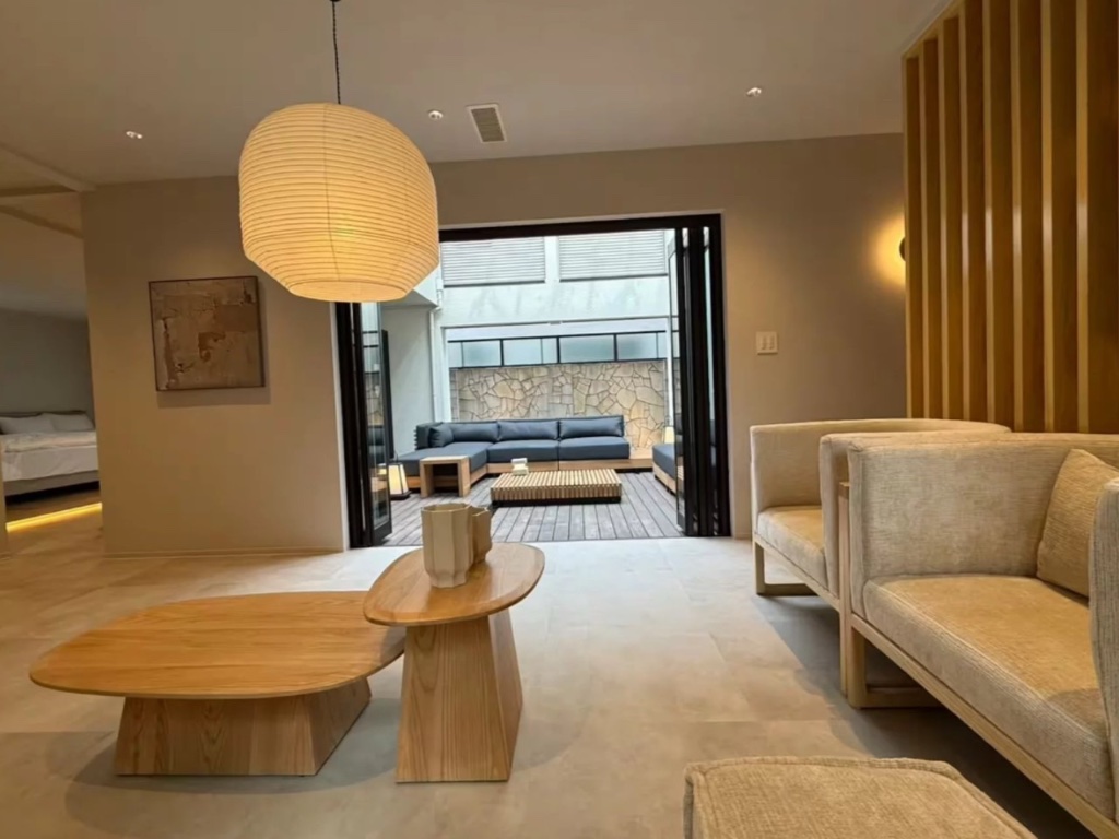 Modern House for Rent in Tokyo - Shinjuku - Image 3