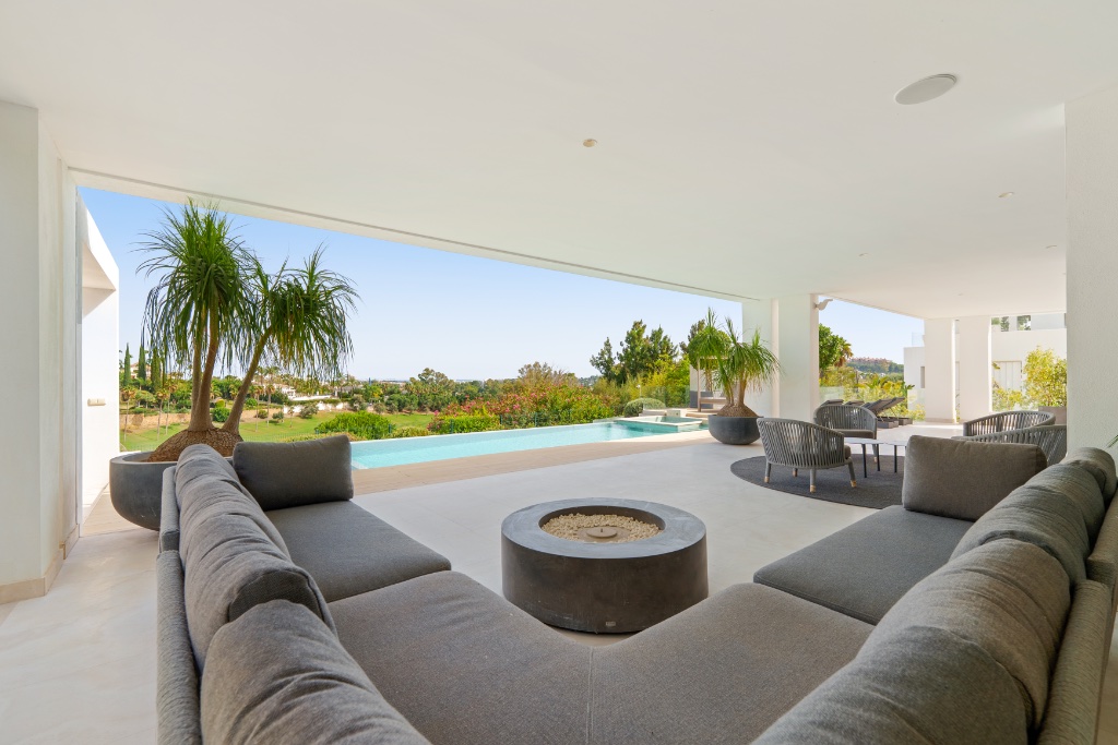 LEO 21B | Luxury Frontline Golf Villa for Sale in Nueva Andalucía, Marbella | Contemporary 5-Bedroom Villa with Infinity Pool - Image 3