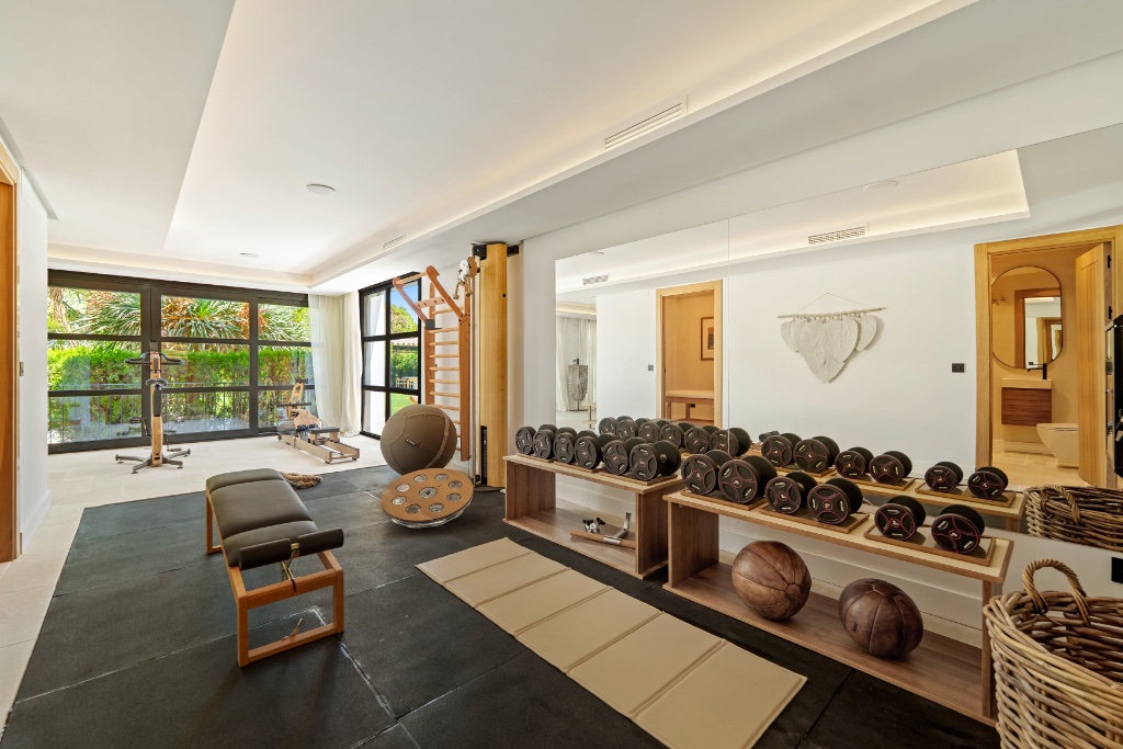 Luxury Villa for Sale in Nueva Andalucía, Marbella | Panoramic Sea Views | 6 Bedrooms - Image 18