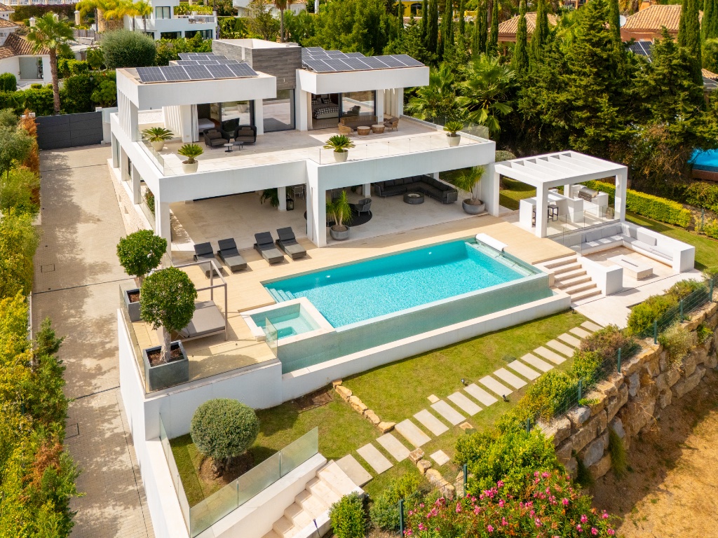 LEO 21B | Luxury Frontline Golf Villa for Sale in Nueva Andalucía, Marbella | Contemporary 5-Bedroom Villa with Infinity Pool - luxury property in Spain