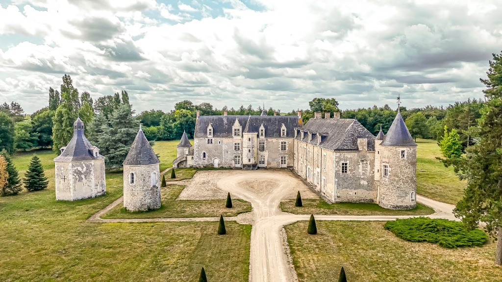 Luxury Medieval Chateau for Sale in the Loire Valley, France - Image 5