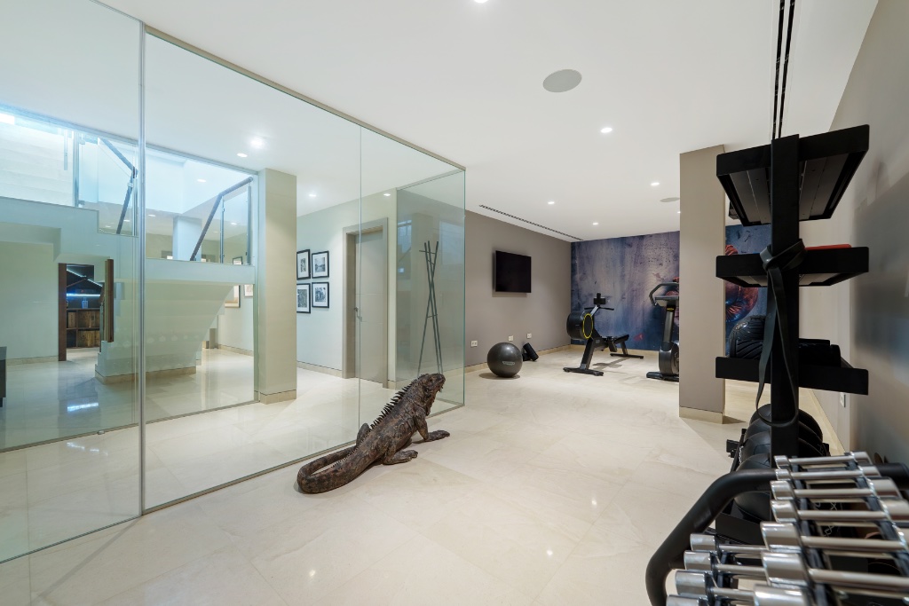 LEO 21B | Luxury Frontline Golf Villa for Sale in Nueva Andalucía, Marbella | Contemporary 5-Bedroom Villa with Infinity Pool - Image 27