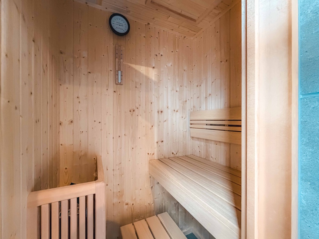 Luxury Apartment for Rent in Setagaya, Tokyo | Top-Floor 2-Bedroom Residence with Sauna - Image 7