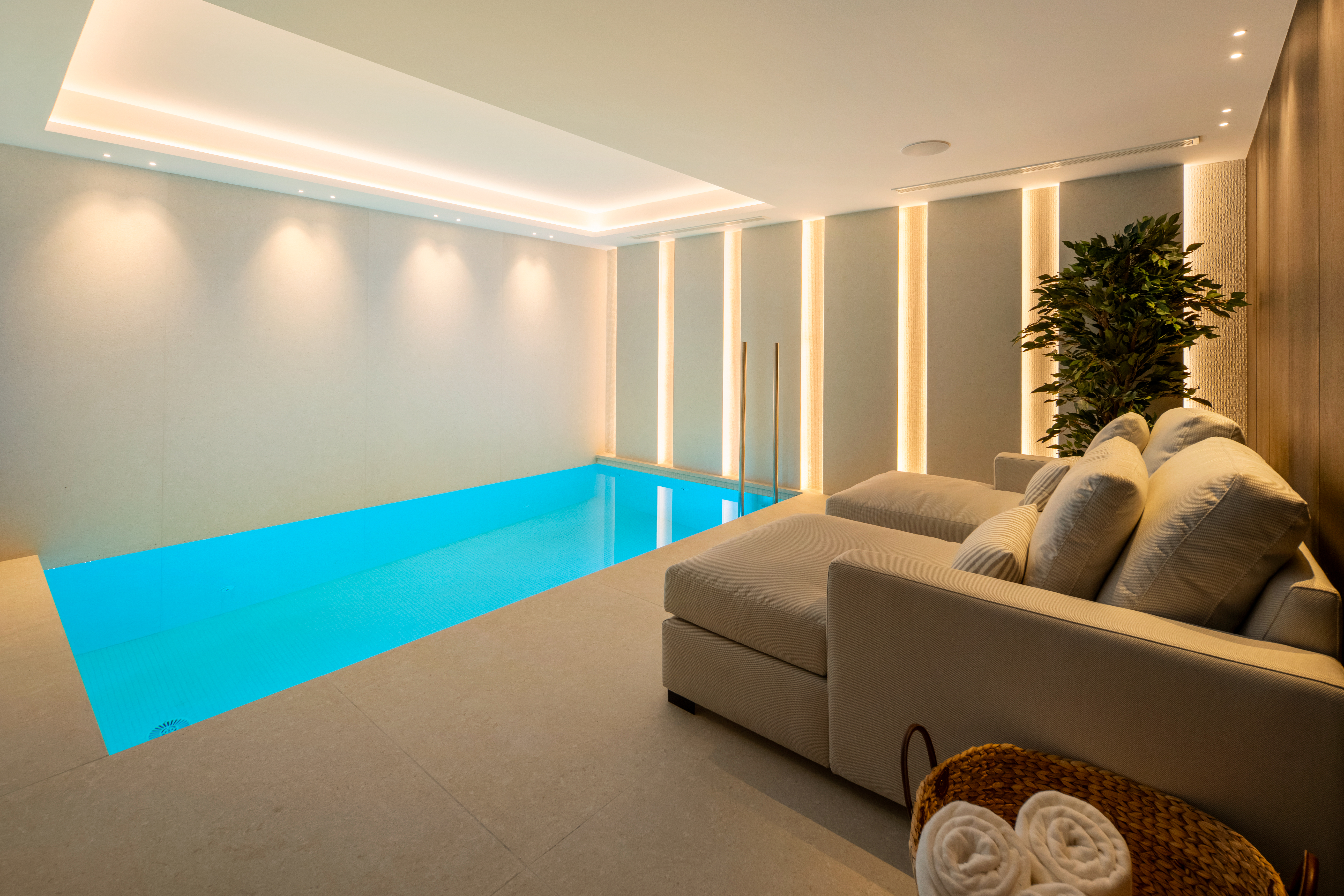 Luxury Villa for Sale in El Herrojo, Benahavís - Image 10