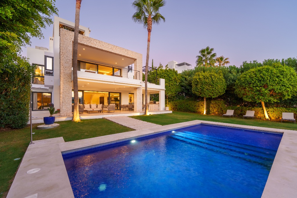 Los Olivos 2 – Contemporary Luxury Villa in Nueva Andalucía - Image 43