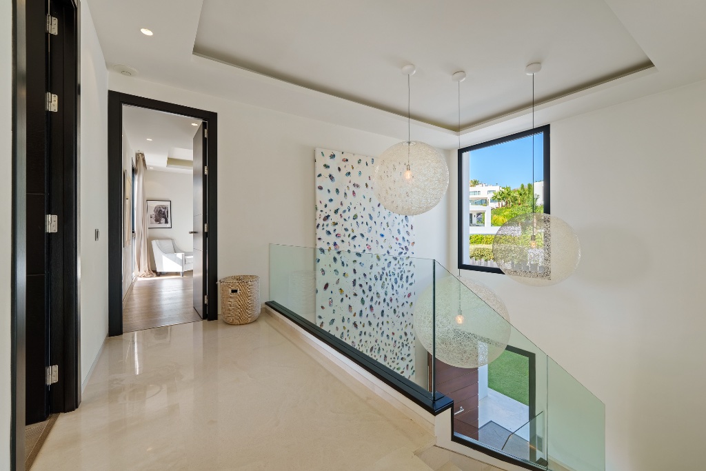 Los Olivos 2 – Contemporary Luxury Villa in Nueva Andalucía - Image 24