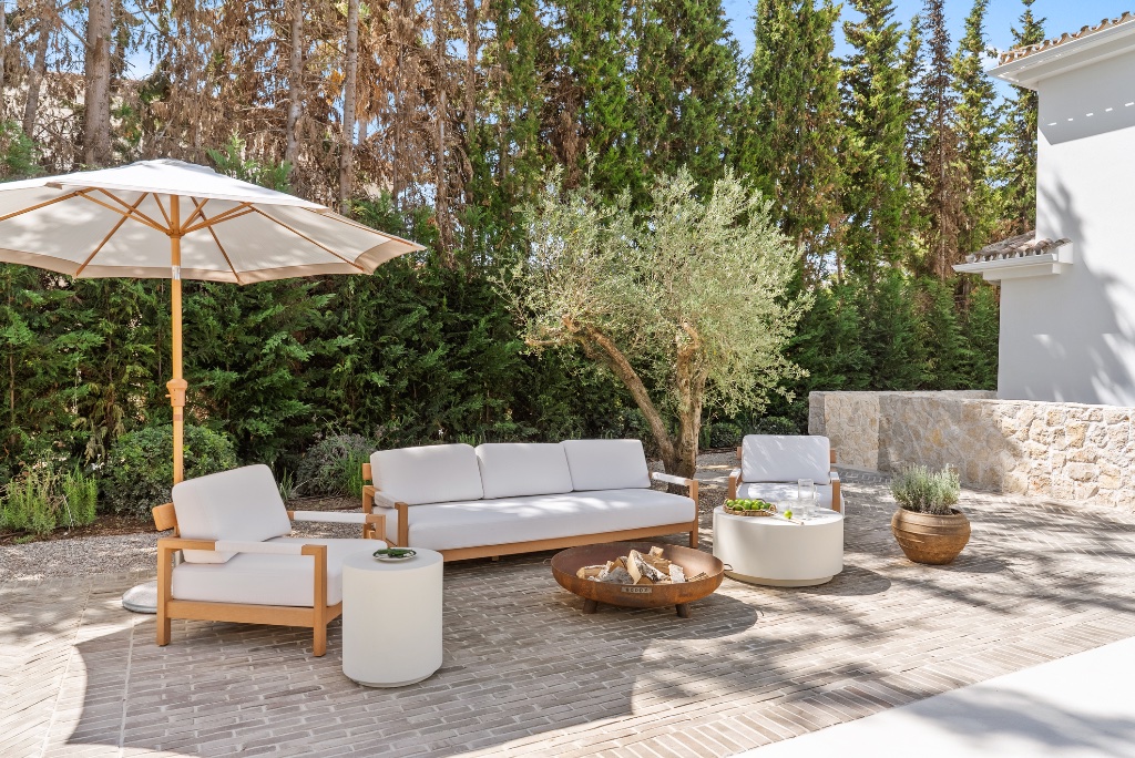 Luxury Frontline Golf Villa in Marbella | Italian-Inspired Contemporary Masterpiece - Image 37