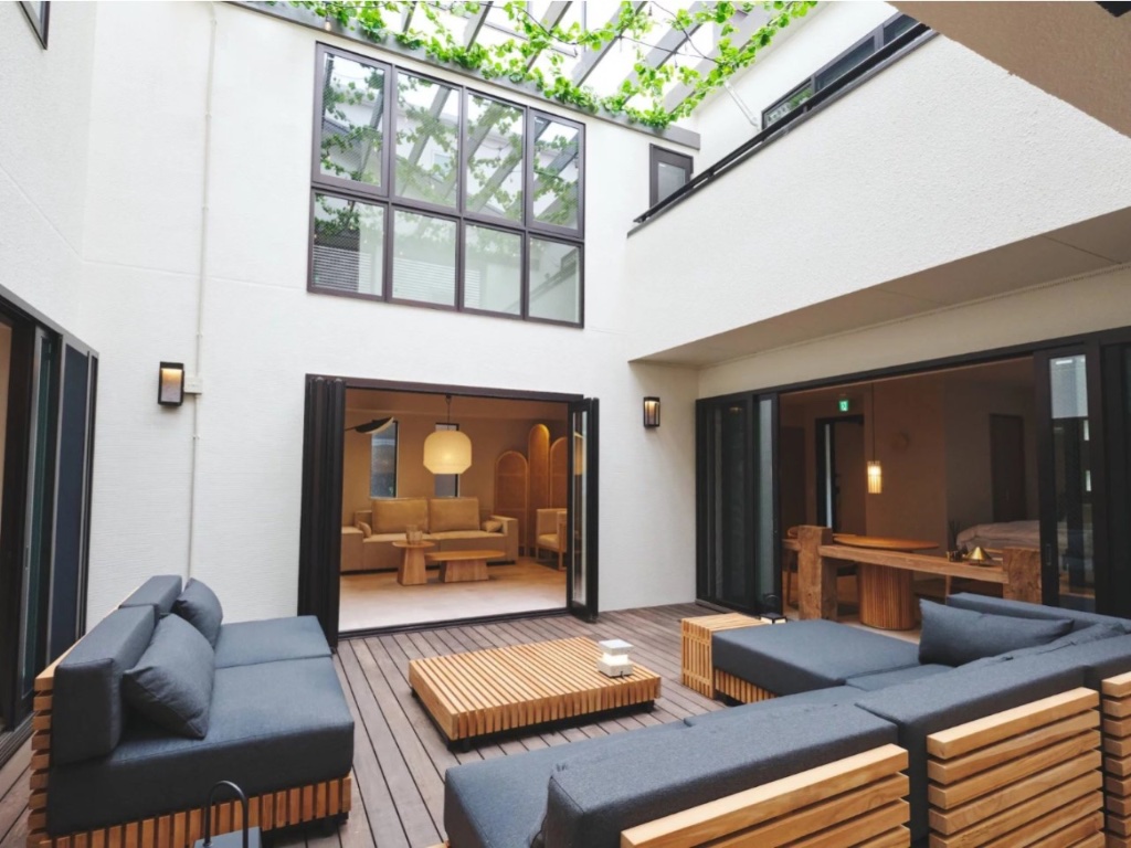 Modern House for Rent in Tokyo - Shinjuku - Image 2