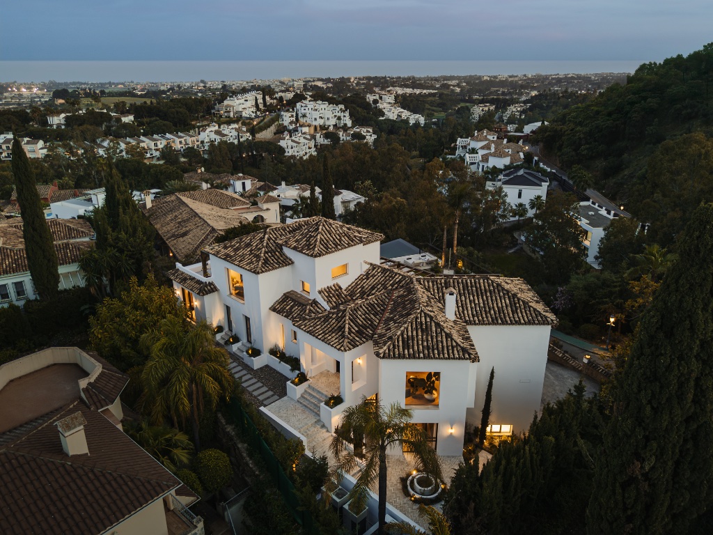Villa Kumo | Exceptional Contemporary Luxury Villa for Sale in El Herrojo, La Quinta, Benahavís, Marbella - Image 17